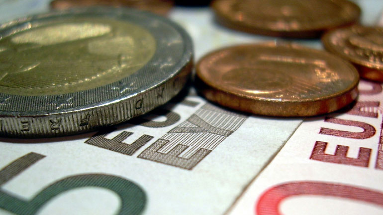 Το ευρώ υποχώρησε κάτω από τα 1,10 δολάρια Το ευρώ υποχώρησε κάτω από τα 1,10 δολάρια